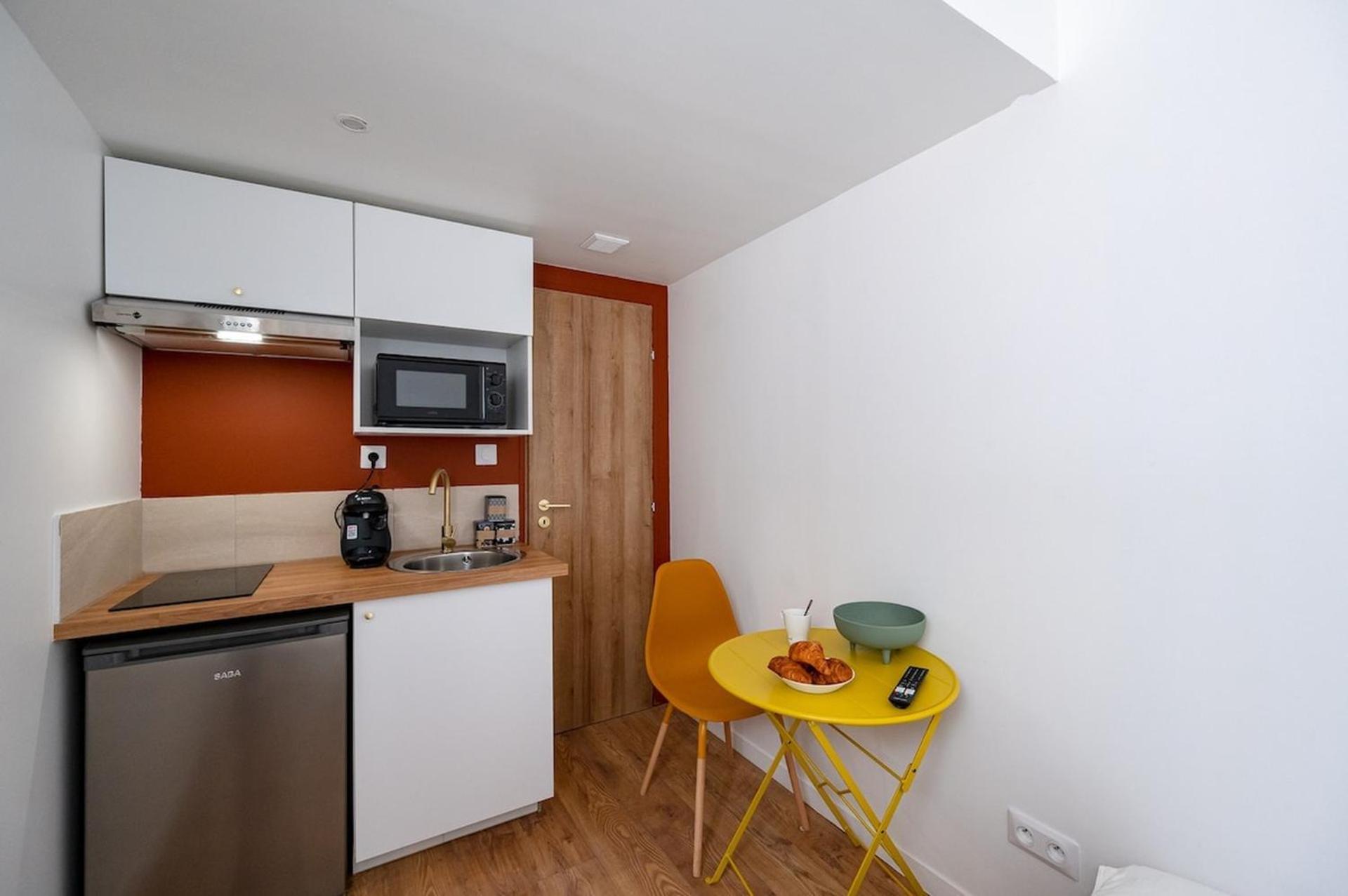 Les Maisons Acajou - *